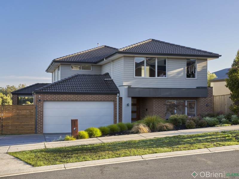9 Finch Court, Drouin VIC 3818