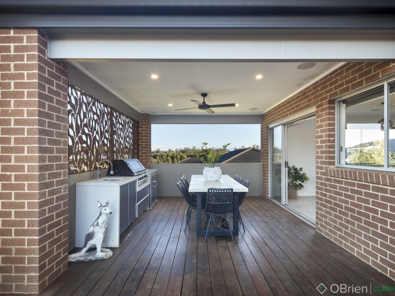 9 Finch Court, Drouin VIC 3818