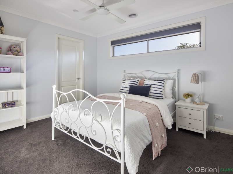 9 Finch Court, Drouin VIC 3818