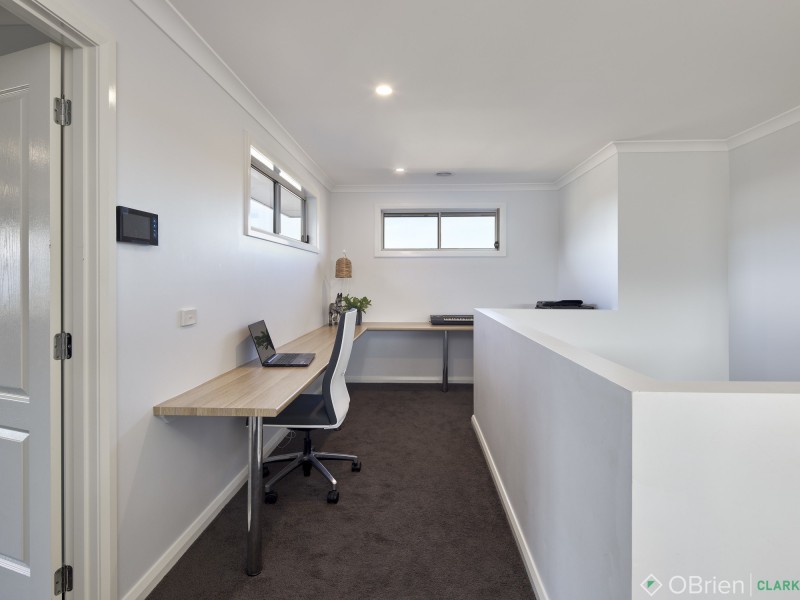 9 Finch Court, Drouin VIC 3818