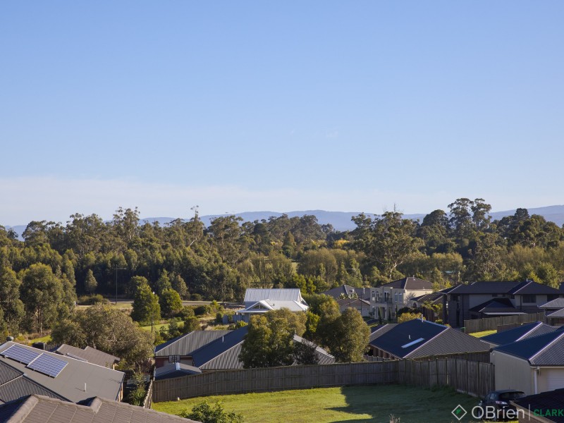 9 Finch Court, Drouin VIC 3818