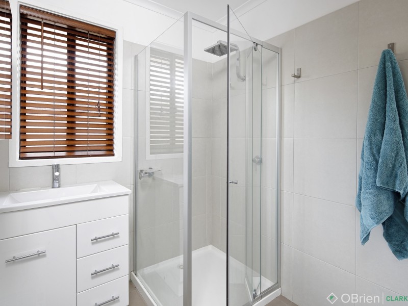 1/16 Cambridge Drive, Warragul VIC 3820