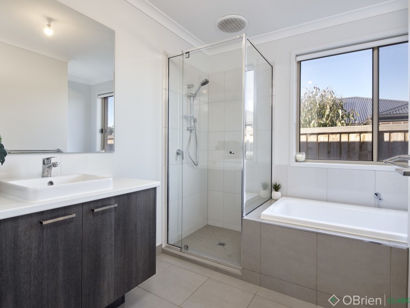 17 Nolan Drive, Warragul VIC 3820