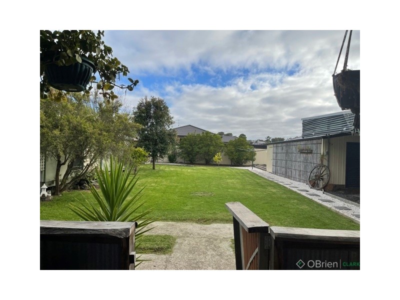 28 Railway Avenue, Bunyip VIC 3815