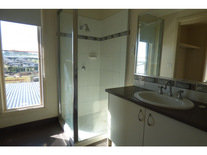 57 Walker Drive, Drouin VIC 3818