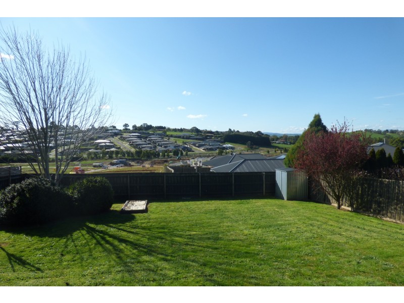 57 Walker Drive, Drouin VIC 3818