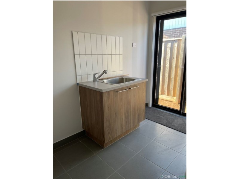 24 Paramount Drive, Warragul VIC 3820