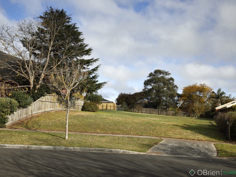 1 Nicolas Court, Warragul VIC 3820