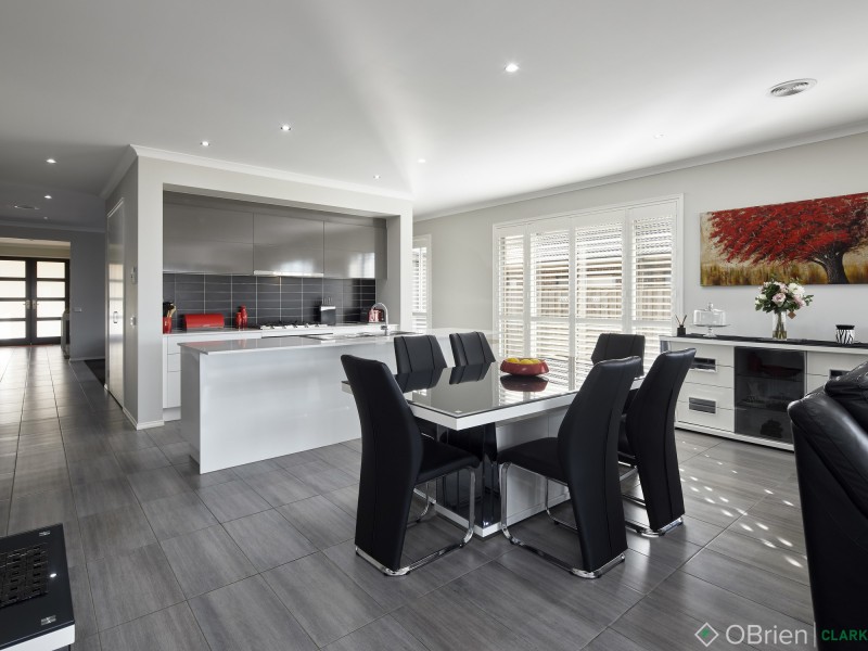 14 Ashdown Drive, Warragul VIC 3820