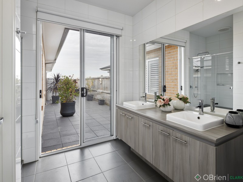 14 Ashdown Drive, Warragul VIC 3820