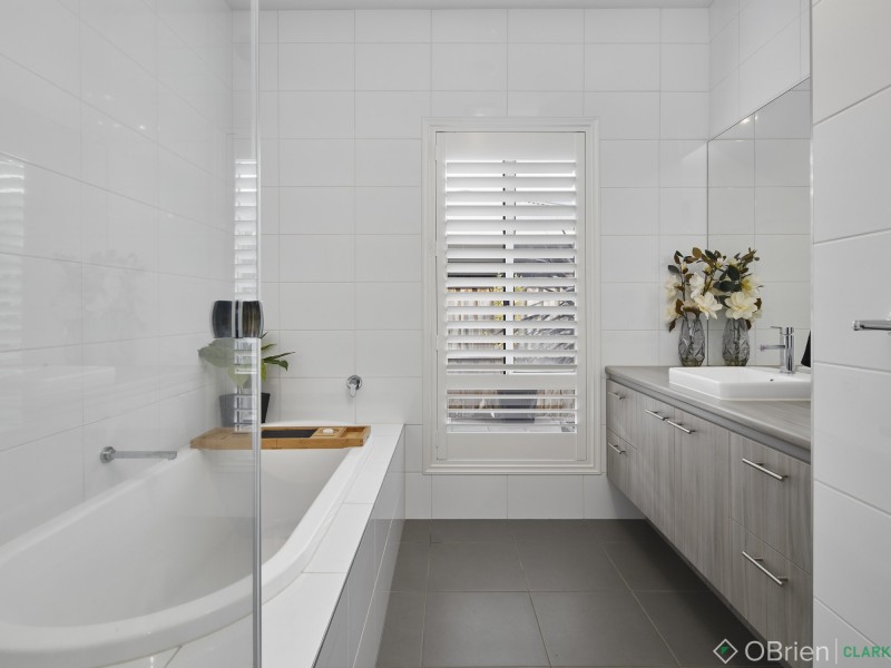 14 Ashdown Drive, Warragul VIC 3820