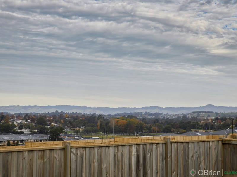 14 Ashdown Drive, Warragul VIC 3820
