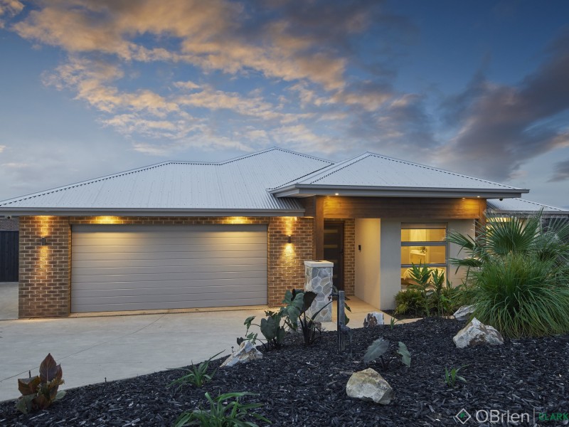 15 Bexley Boulevard, Drouin VIC 3818