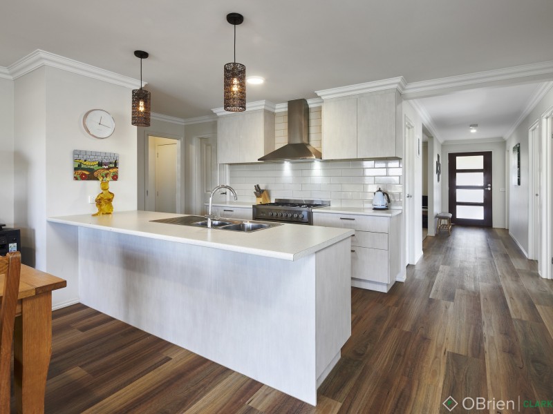 5 Bluestone Court, Warragul VIC 3820