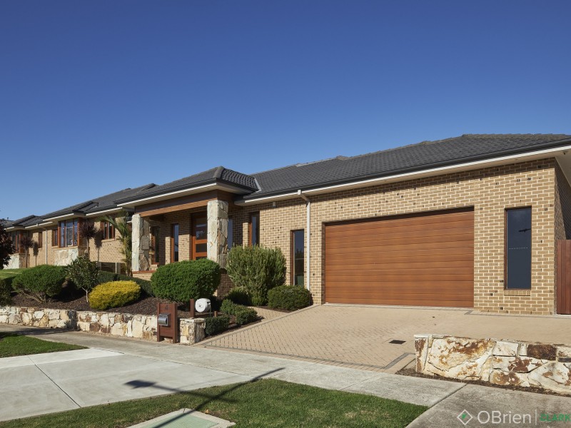 4 Finch Court, Drouin VIC 3818
