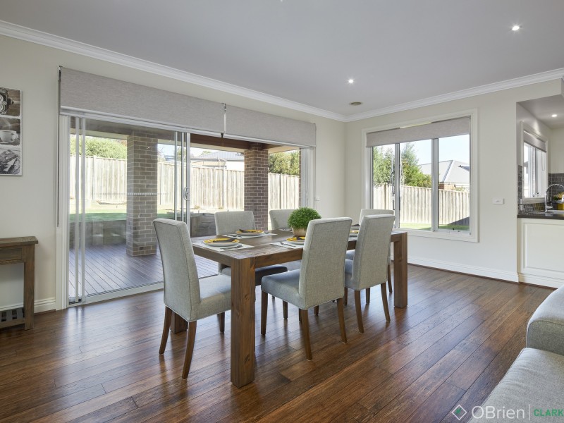 4 Finch Court, Drouin VIC 3818