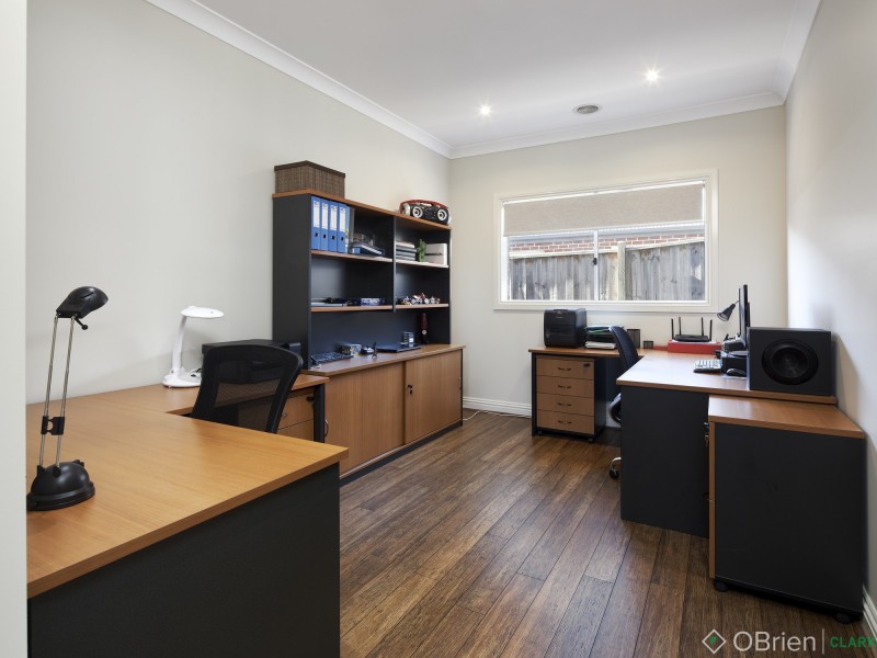 4 Finch Court, Drouin VIC 3818