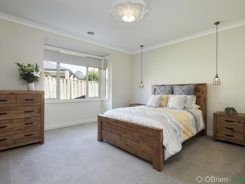 4 Finch Court, Drouin VIC 3818