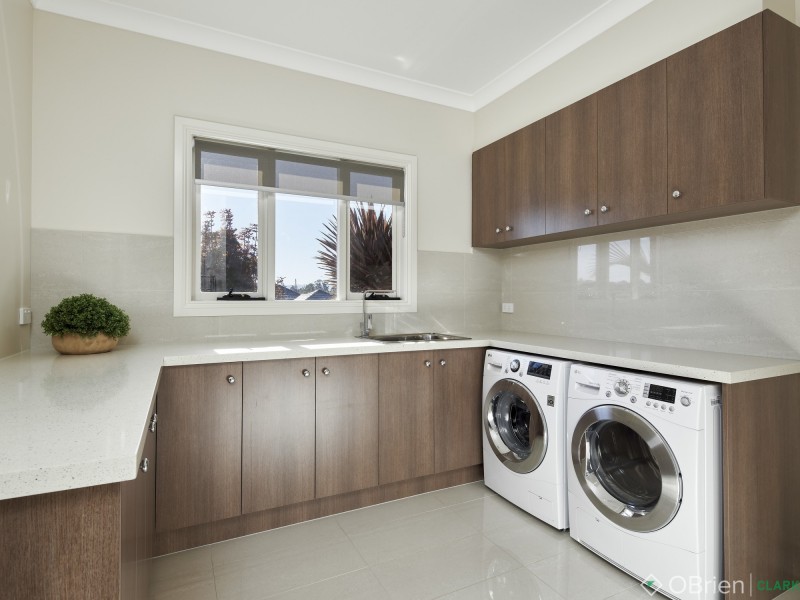 4 Finch Court, Drouin VIC 3818
