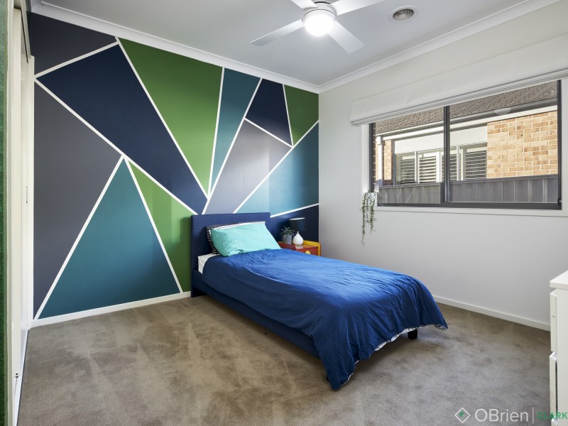 2 Lakeside Court, Drouin VIC 3818