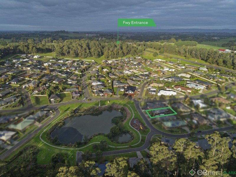 2 Lakeside Court, Drouin VIC 3818