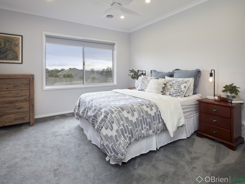 25 Jackson Drive, Drouin VIC 3818
