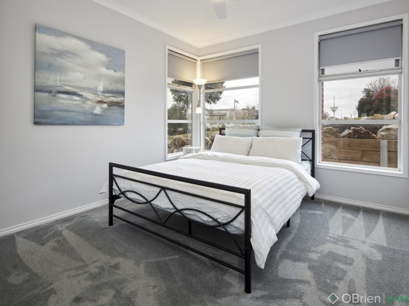 25 Jackson Drive, Drouin VIC 3818