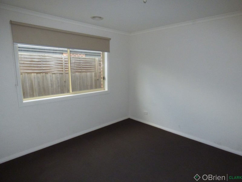 18 Clifford Drive, Drouin VIC 3818