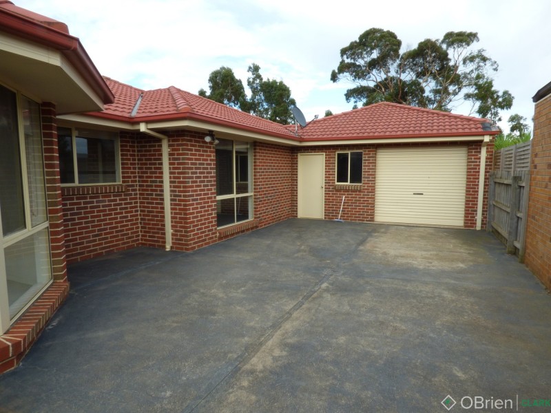 18 Clifford Drive, Drouin VIC 3818