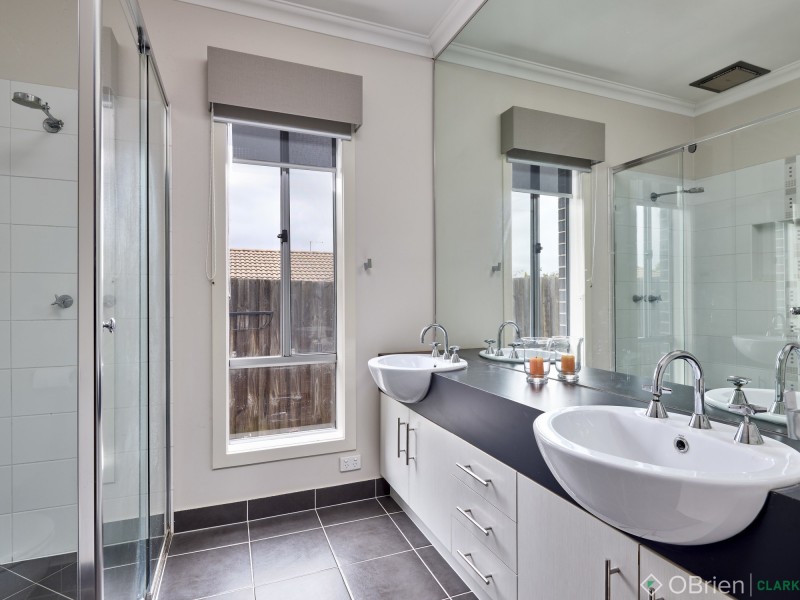 19 Richie Court, Drouin VIC 3818