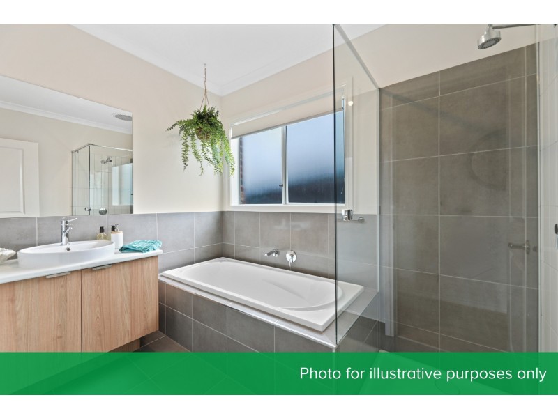 16 Southern Close, Drouin VIC 3818