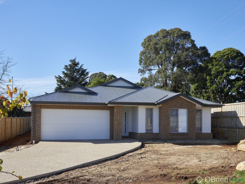 16 Southern Close, Drouin VIC 3818
