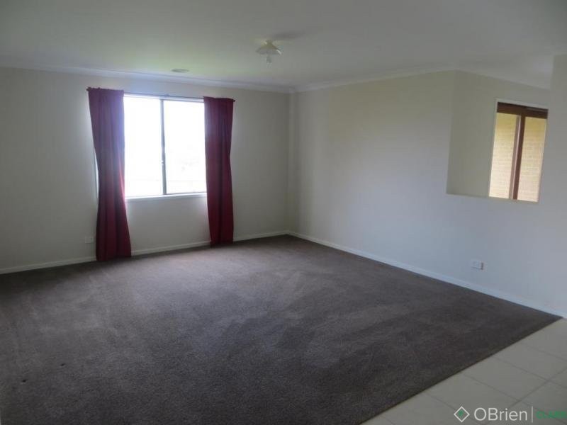 16 Bladen Street, Warragul VIC 3820