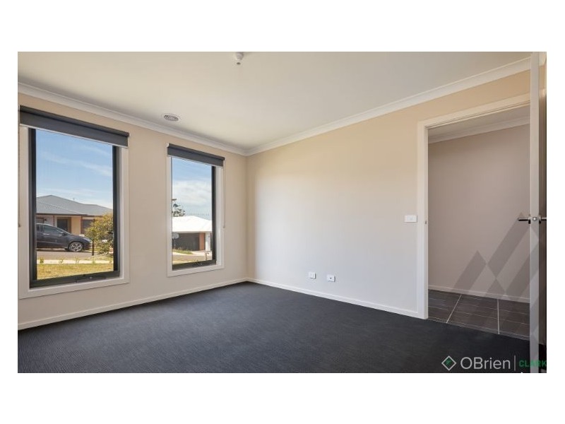 22 Redleaf Avenue, Warragul VIC 3820