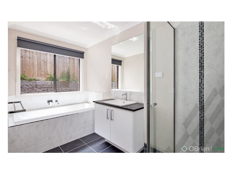 22 Redleaf Avenue, Warragul VIC 3820
