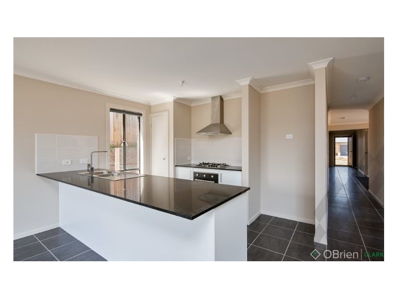 22 Redleaf Avenue, Warragul VIC 3820