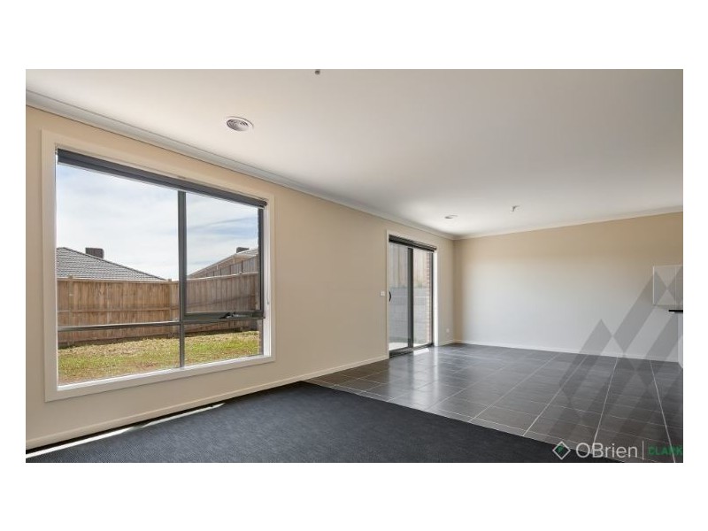 22 Redleaf Avenue, Warragul VIC 3820