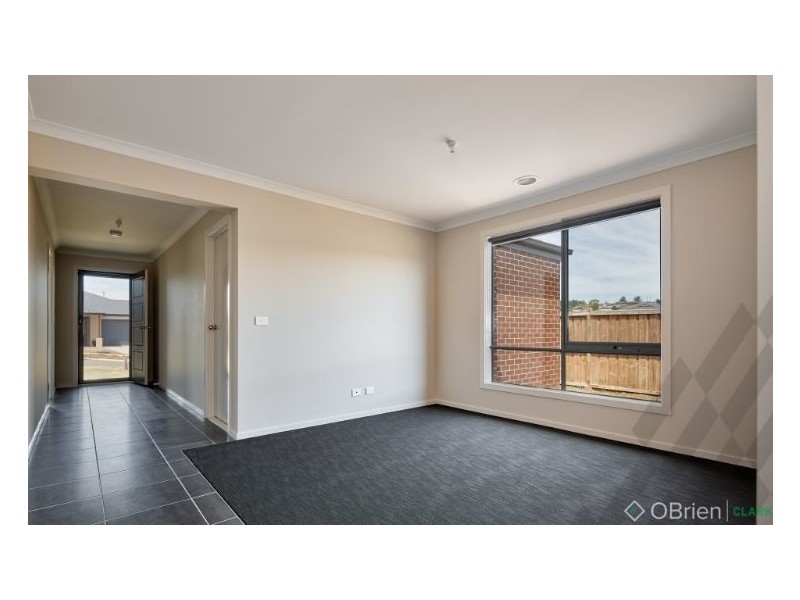 22 Redleaf Avenue, Warragul VIC 3820