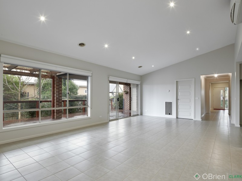 28 Davey Drive, Drouin VIC 3818