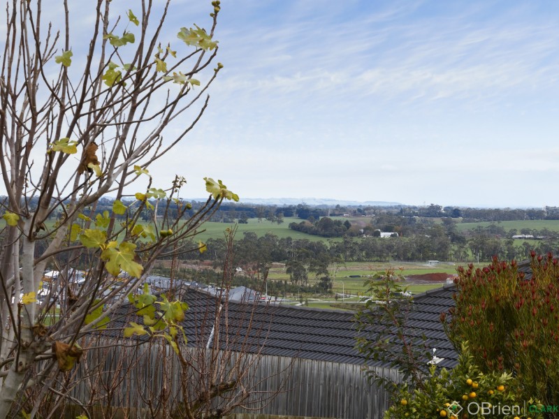 28 Davey Drive, Drouin VIC 3818