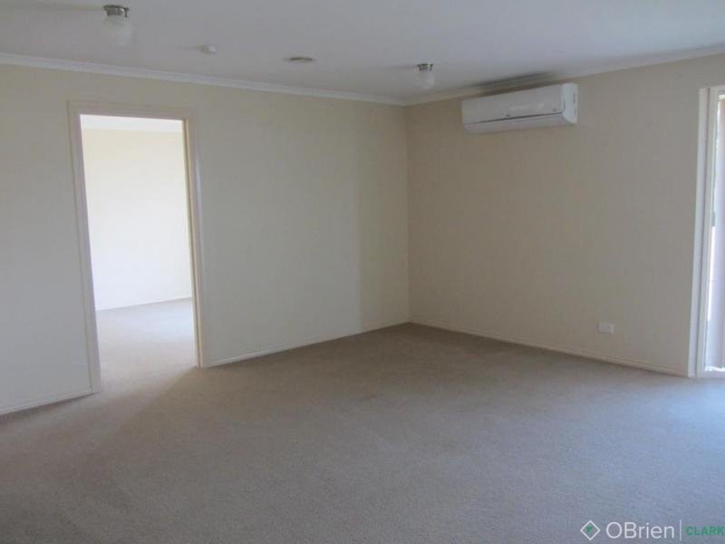 4 Summerhill Boulevard, Drouin VIC 3818