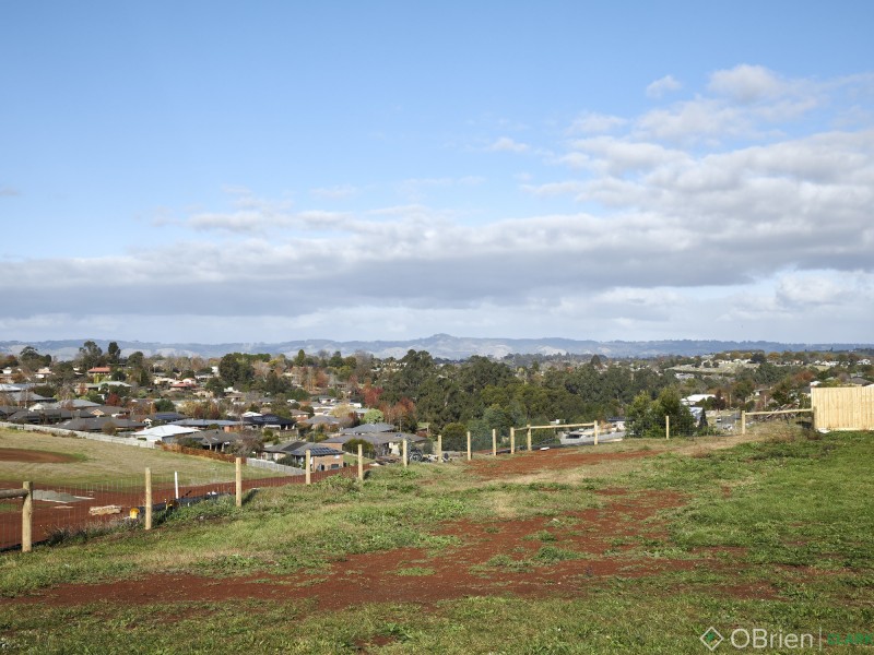 38 Silver Wattle Drive, Warragul VIC 3820