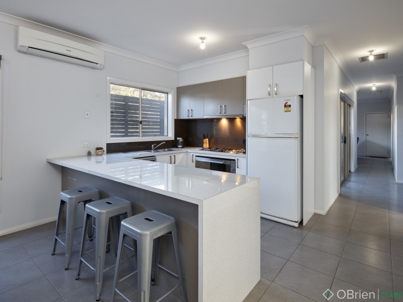 70 Lampard Road, Drouin VIC 3818