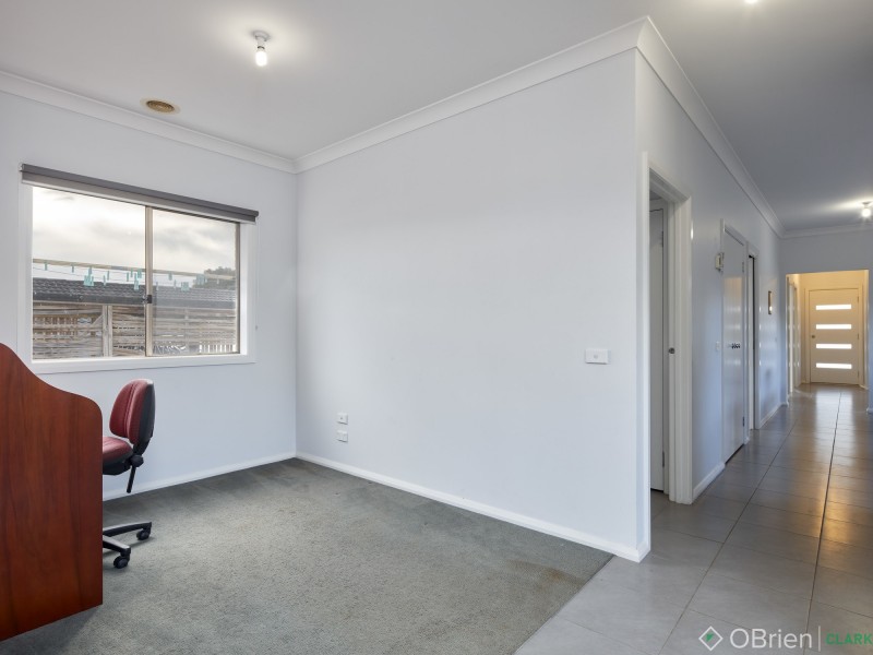 70 Lampard Road, Drouin VIC 3818