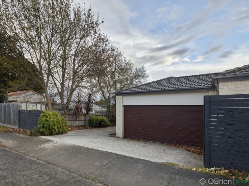 70 Lampard Road, Drouin VIC 3818