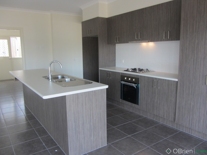 5 Tenterfield Avenue, Warragul VIC 3820