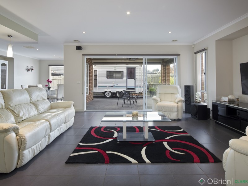 10 Shakespeare Court, Drouin VIC 3818