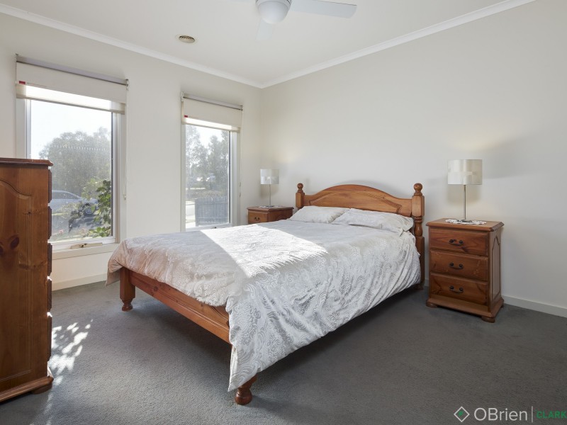 10 Shakespeare Court, Drouin VIC 3818