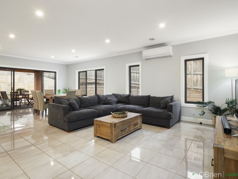 32 Empire Avenue, Drouin VIC 3818