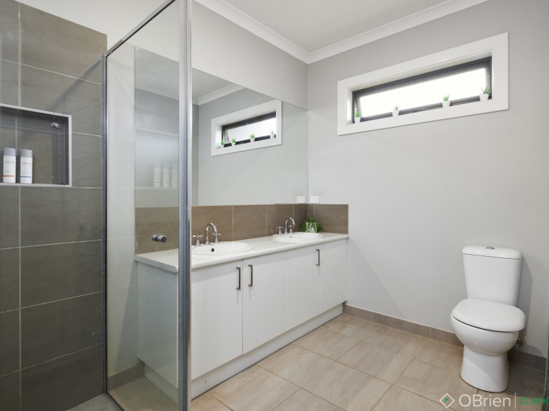 32 Empire Avenue, Drouin VIC 3818